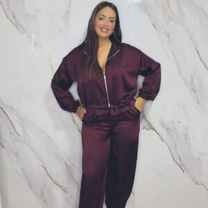 Conjunto satinado Burdeos